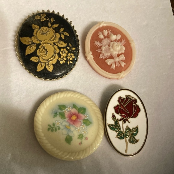 Vintage brooches two Avon one Hallmark 1979 cloisonné. All wearable one unmarked - Picture 1 of 10